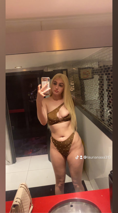 Laurianaa nude onlyfans leak