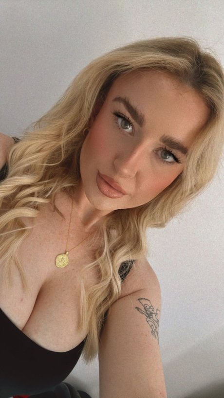 B A M B I_ onlyfans leak ass