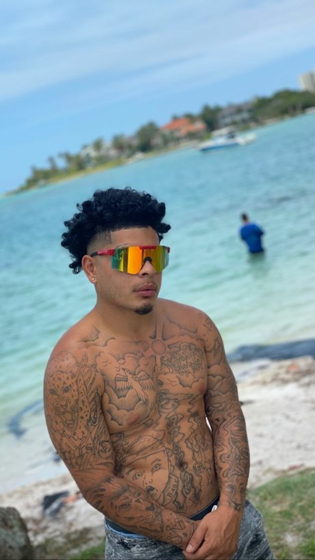 Cubansinsation only fans photos