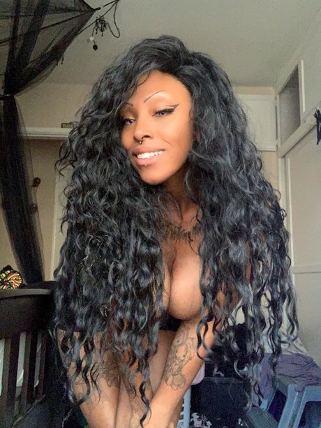 Nikki Nuit leaks only fans