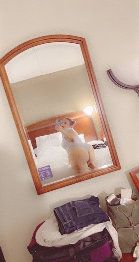 Nikki Kinney onlyfans nude pics