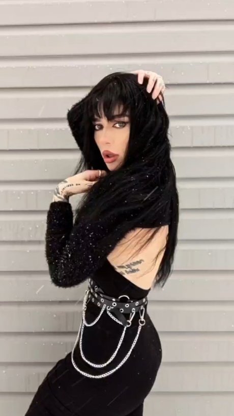 Nightmare Waifu naked on onlyfans