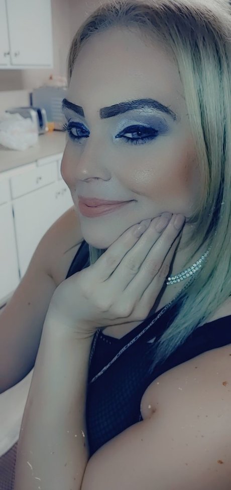 Constance Alexander hot onlyfans