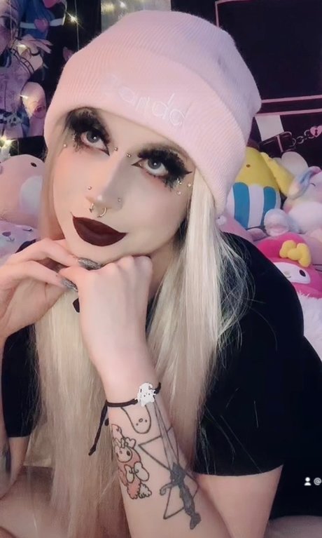 Asteria Moon Alternative Model onlyfans nude photos