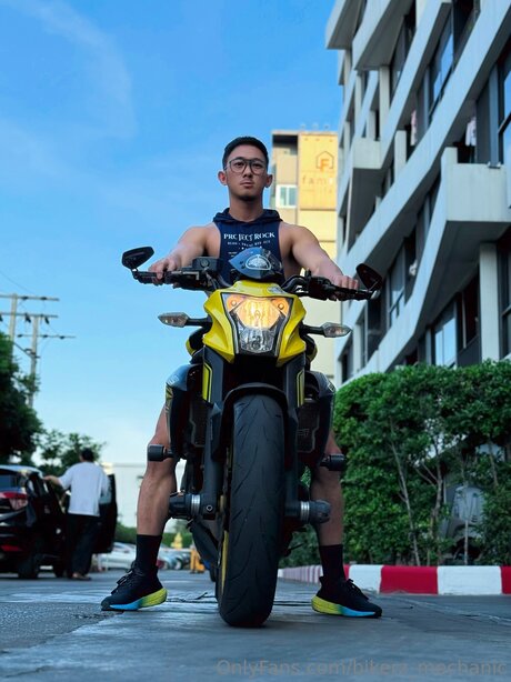 BANK naked only fans