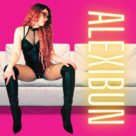 Mistress Lexi aka Alexibun onlyfans fotos
