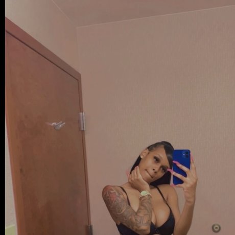 niya onlyfans model photo