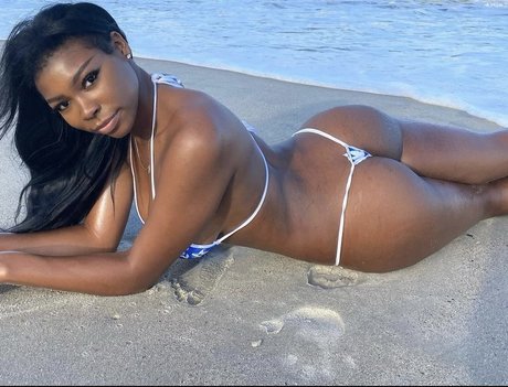 NIKKI SMIXX onlyfans lesk