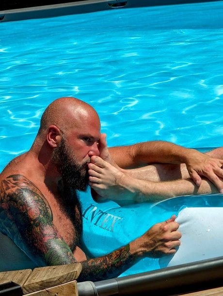 Cubbys Feet onlyfans leaks