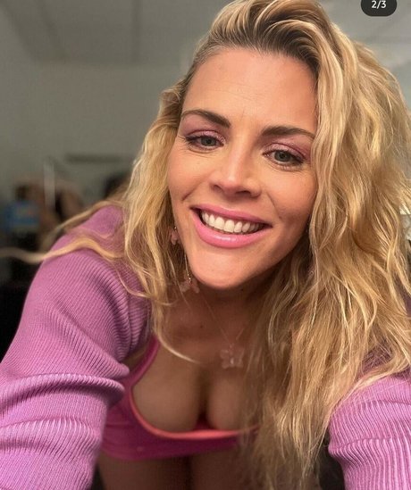 Busy Phillips Profile pic