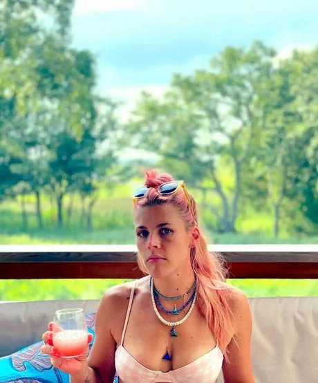 Busy Phillips nude leak onlyfans