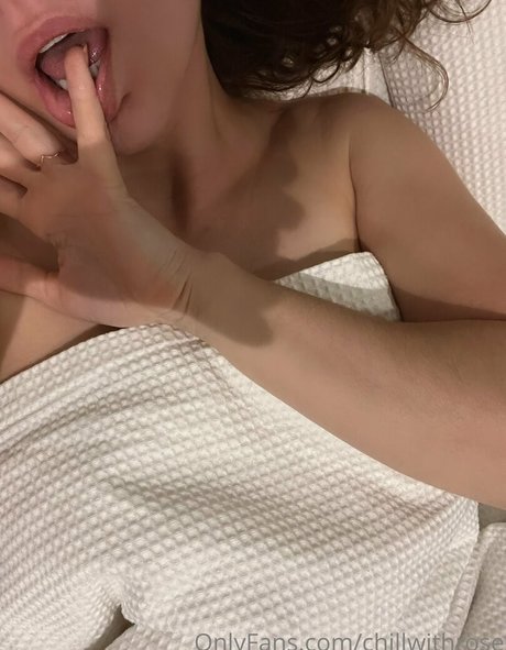 chillwithrose onlyfans strip