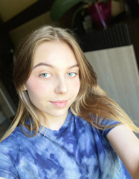 moon less onlyfans leaks naked