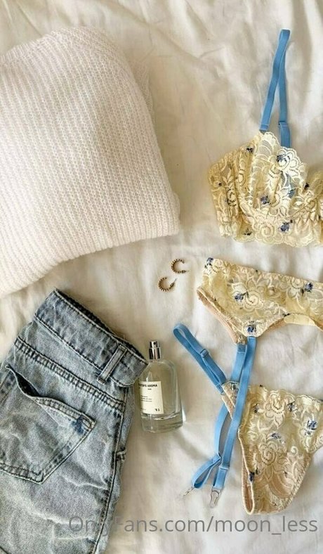 moon less leaked onlyfans nudes