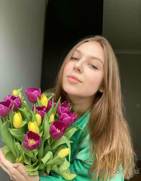 moon less onlyfans leaked.