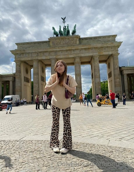 moon less nudes onlyfans leaked