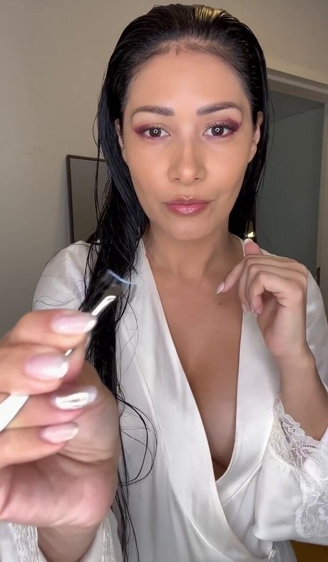 Simone E Simaria tits onlyfans