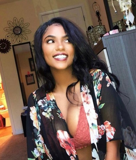 Sophia Cardinez onlyfans nude pics