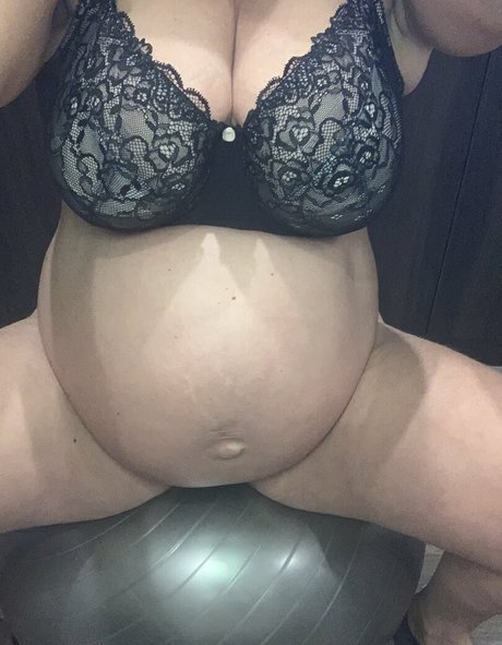 prettypregnant35 onlyfans nude content