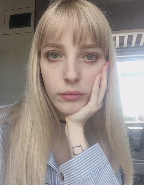 Agnese Innocente onlyfans model images