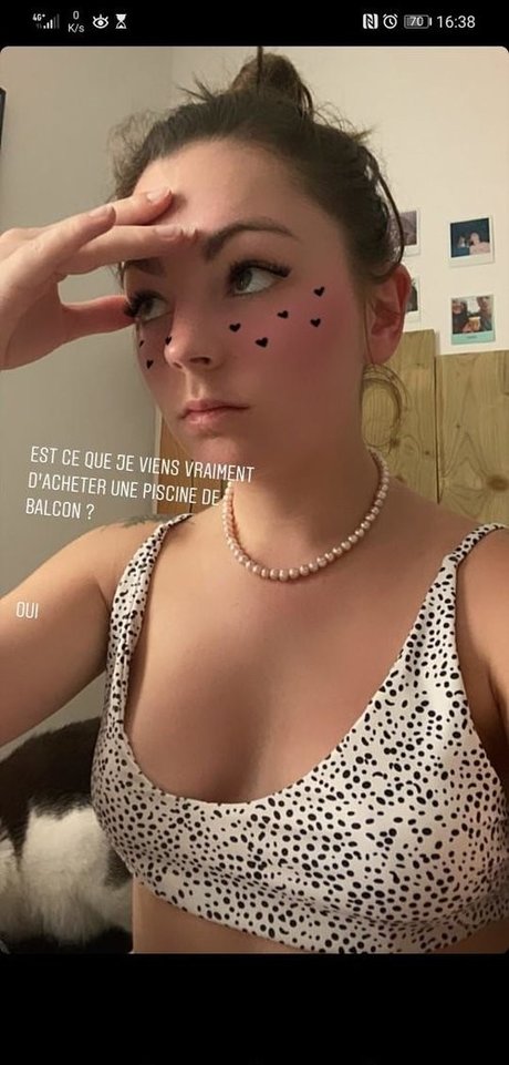 Roxane ASMR onlyfans leaks