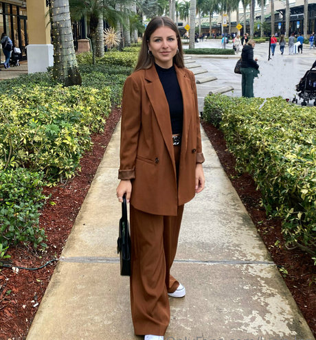 lucia lpz onlyfans naked