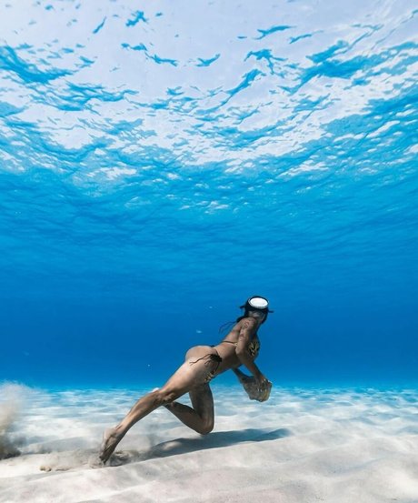 teen dildo onlyfans beautiful naked frame