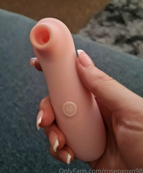 rosepxoxo98 onlyfans naked leak