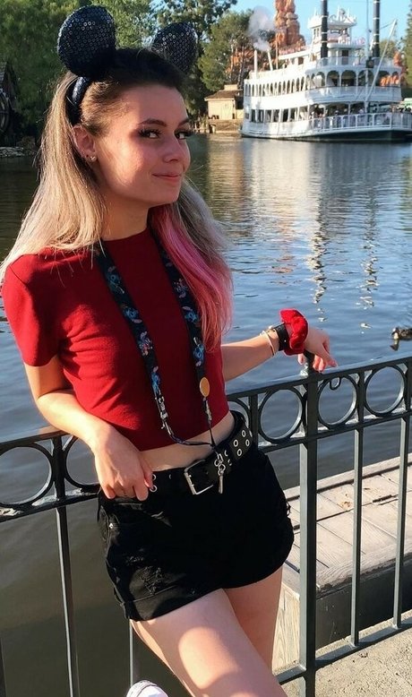 Mally Mouse onlyfans lean