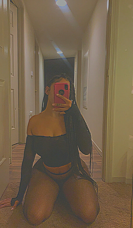 thrsttrapr onlyfans model photos