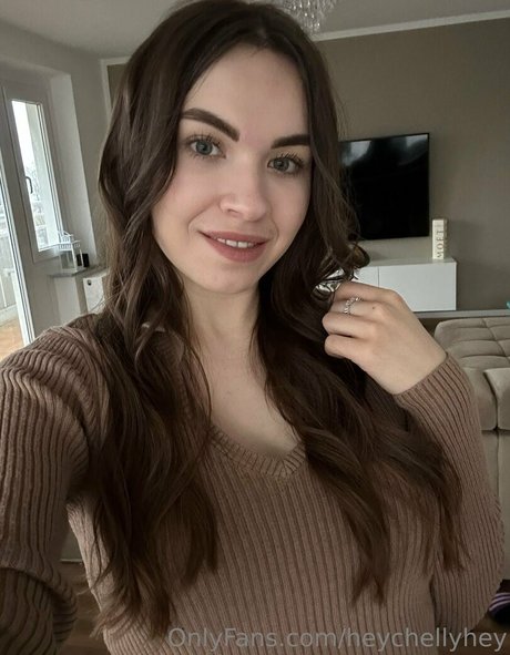 heychellyhey strip onlyfans