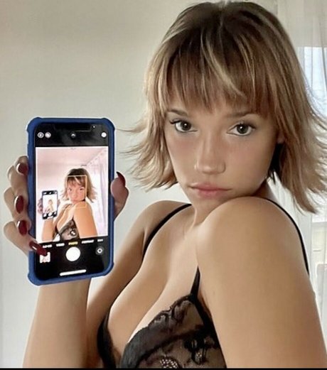 wellbeingwithabigail onlyfans mega