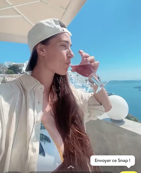 Laura Petard Profile pic