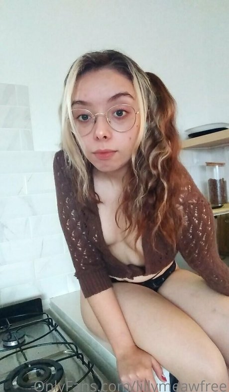 lillymeawfree onlyfans free