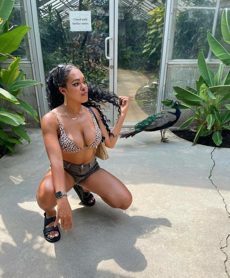 Camille Corbett sexy onlyfans