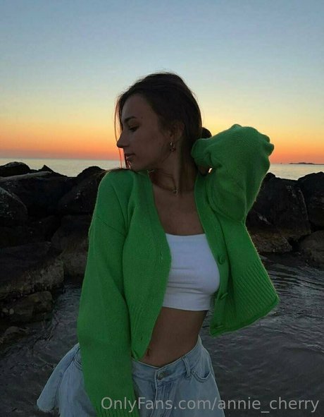 annie cherry feet onlyfans