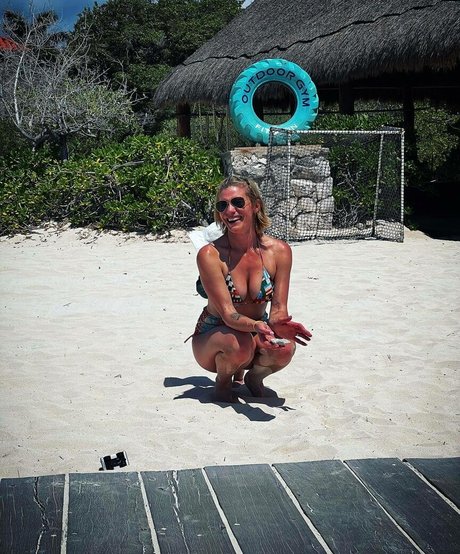 Katee Sackhoff onlyfans post