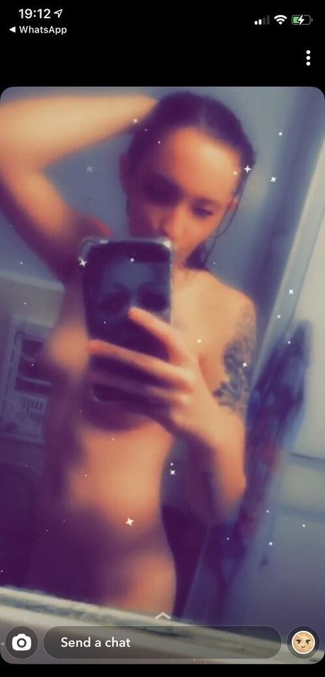 _freckles and roses Profile pic