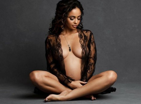 Vanessa Morgan new onlyfans leaks