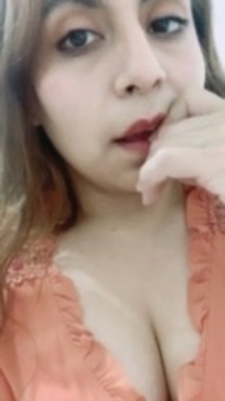 Nubia Salinas onlyfans nude pics