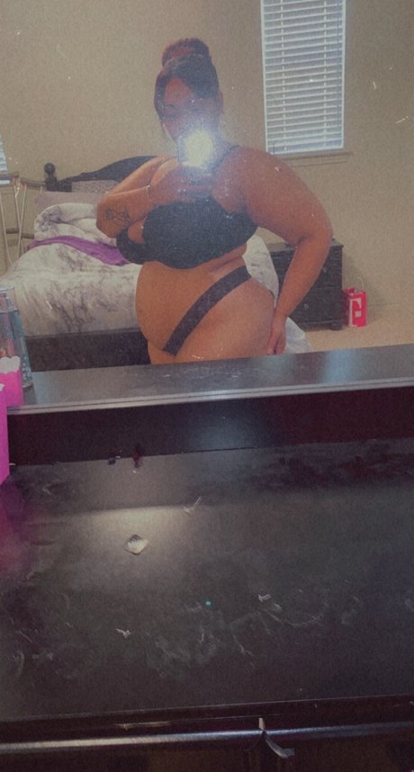 Big booty beauty_ onlyfans leaj