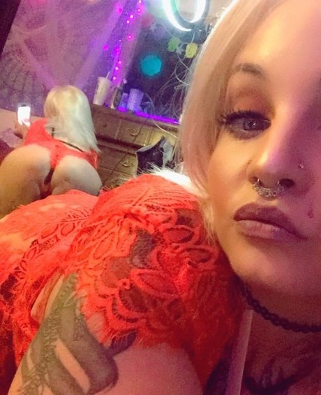 AriaLux onlyfans leakd