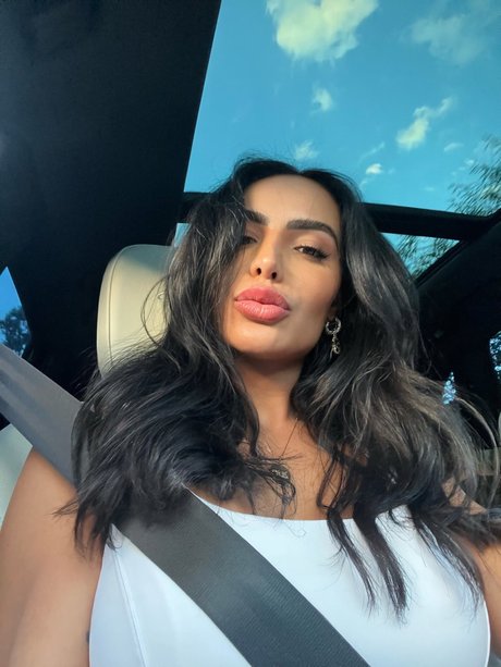 Aline Mineiro onlyfans leaked nudes