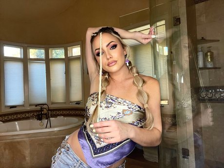 Amber Lo Rae leaked only fans