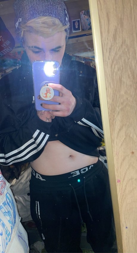 Charlie Xavier only fans pic