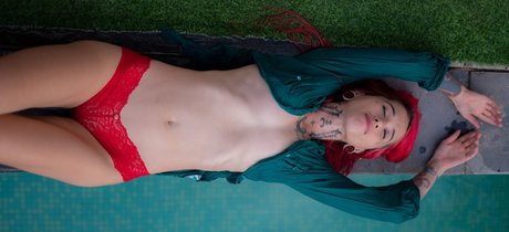 Nora Redmain onlyfans model photo