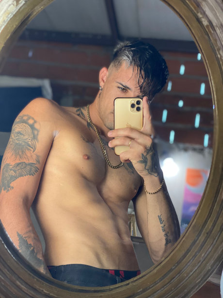 Ale Romito nsfw onlyfans
