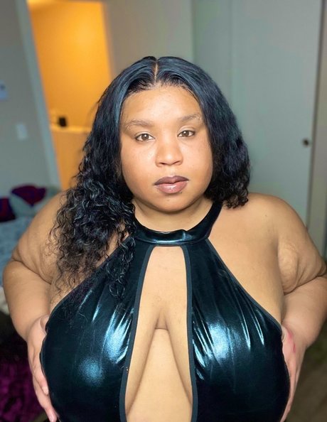 MsAaleyahWaters naked onlyfans leaks