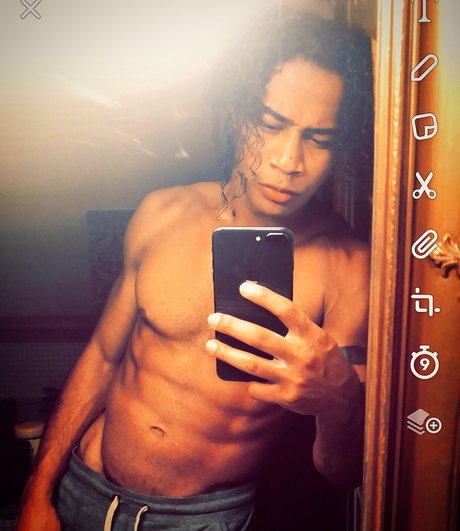 Adonis Alexander only fans nudes