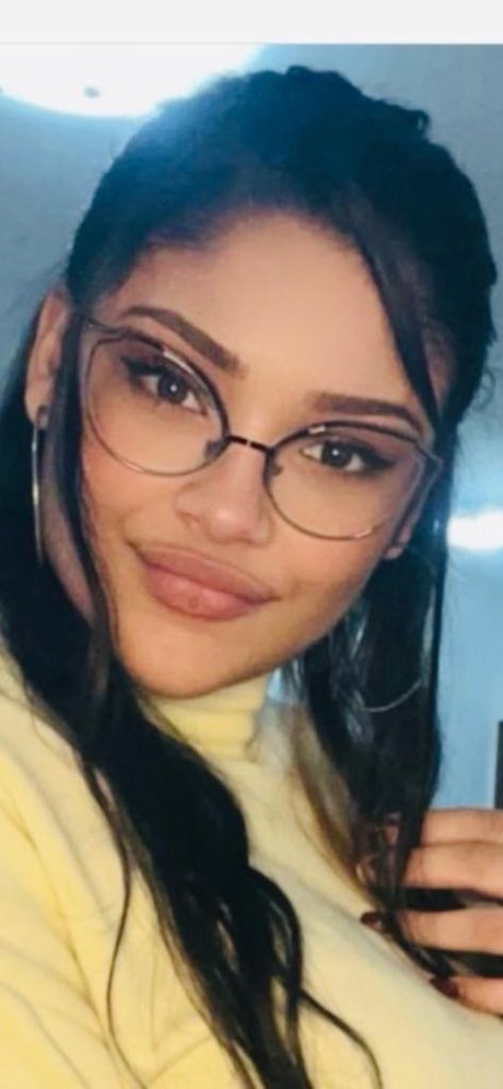 OnlySarita onlyfans images